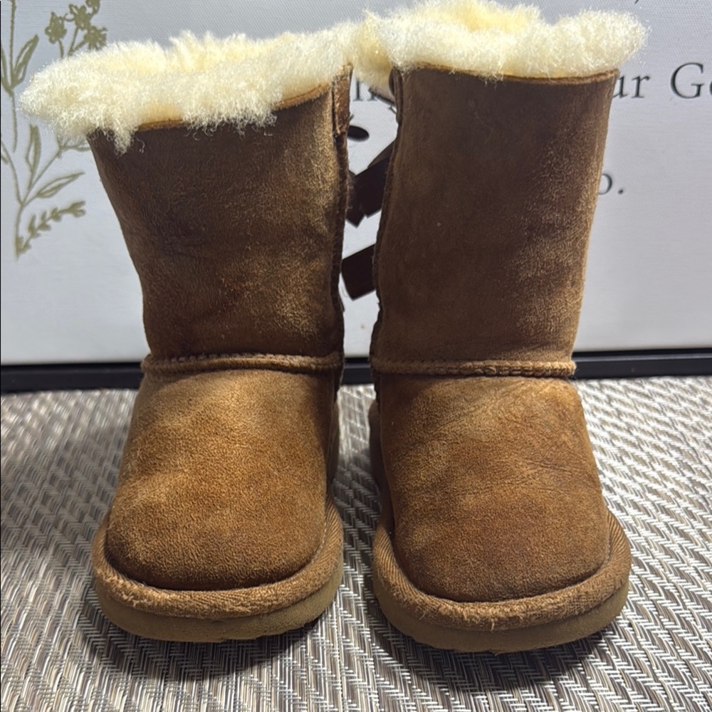 UGG Brown and Cream Mid-Calf Boots with Sheepskin Lining Toddler SZ 6 Box 3